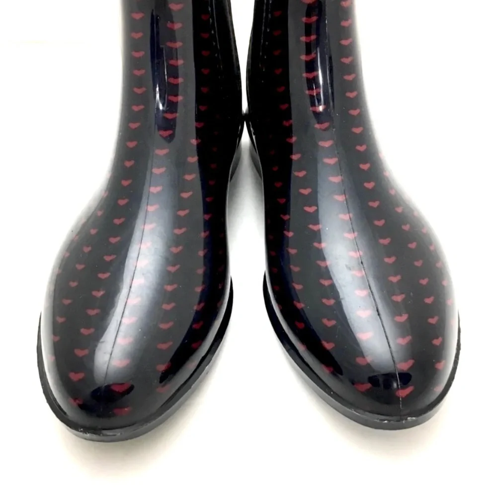 HENRY Ferrera Heart Print Ankle Rain Boot In Black With Red Heart